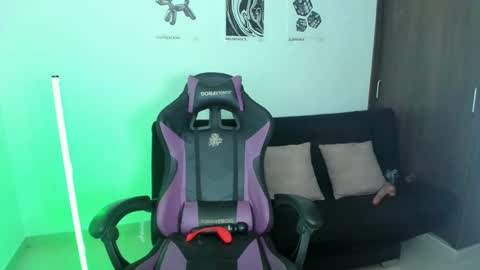      help me to get 100 thumps up  online show from 02.19.25