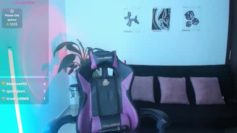      help me to get 100 thumps up  online show from 10.11.25