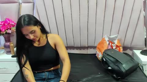 AbbyAndAntonela online show from 01.02.25