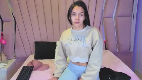 AbbyAndAntonela online show from 01.14.26