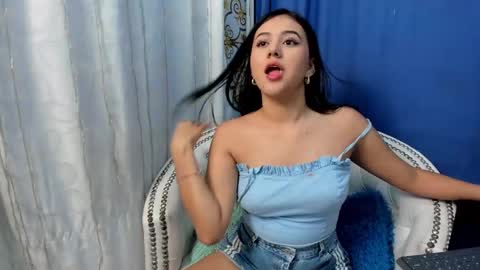 Snapshot of analia18_ chatting on 02.13.25 analia18 online show from 02.13.25