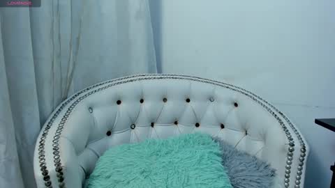 Snapshot of analia18_ chatting on 02.21.25 analia18 online show from 02.21.25