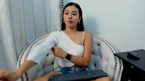 Snapshot of analia18_ chatting on 03.08.25 analia18 online show from 03.08.25