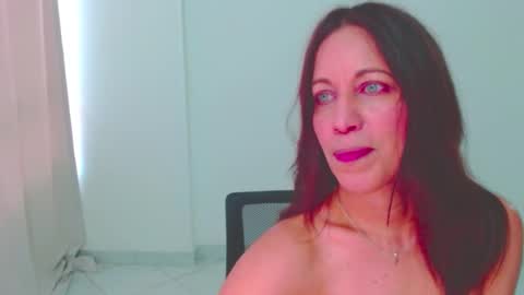 anapereira12 online show from 03.04.26