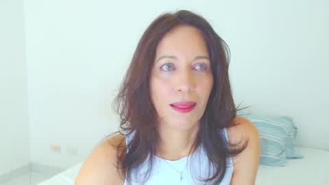 Snapshot of anapereira12 chatting on 04.25.26 anapereira12 online show from 04.25.26