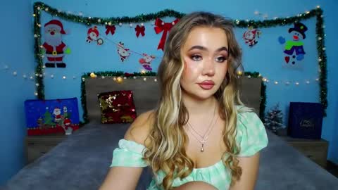 Snapshot of anastacyyellig chatting on 12.31.24 anastacyyellig online show from 12.31.24