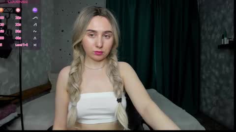 Snapshot of anastasia_gold1 chatting on 02.21.25 anna online show from 02.21.25