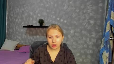Snapshot of anastasia_gold1 chatting on 09.17.25 anna online show from 09.17.25