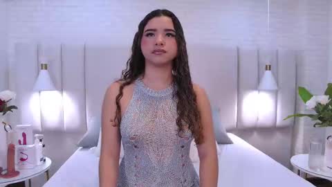 Mia online show from 09.11.25