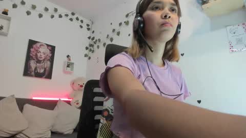 Snapshot of anastasia_tuya chatting on 02.21.26 anastasia online show from 02.21.26