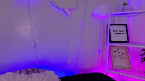 Kendra  online show from 06.17.26