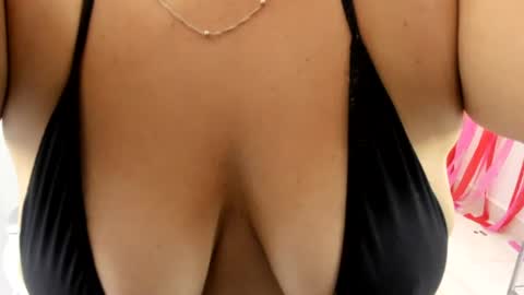 Snapshot of anawatson_ chatting on 06.26.26 Ana online show from 06.26.26