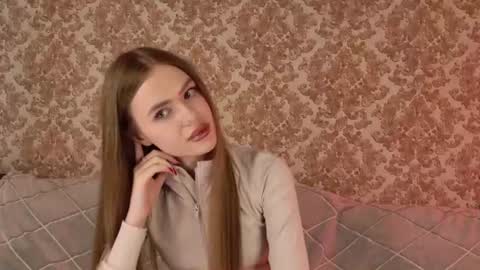 Snapshot of anayalowe chatting on 06.15.26 anayalowe online show from 06.15.26