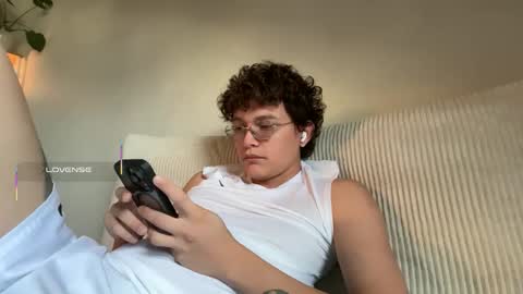 Snapshot of anddres_boss chatting on 09.27.25 Tell Me  ANDRESS ----- online show from 09.27.25