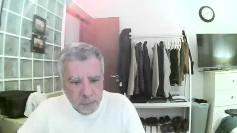Snapshot of andipecas69 chatting on 09.22.25 andipecas69 online show from 09.22.25