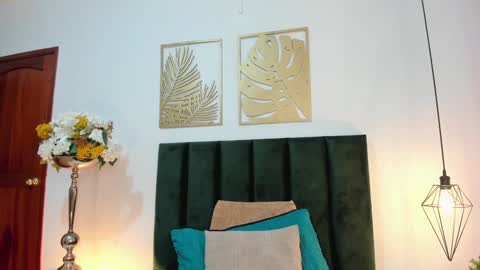 Andra Cyrus online show from 01.24.25