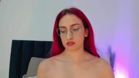 Andra Cyrus online show from 02.01.25