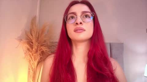 Andra Cyrus online show from 09.22.25