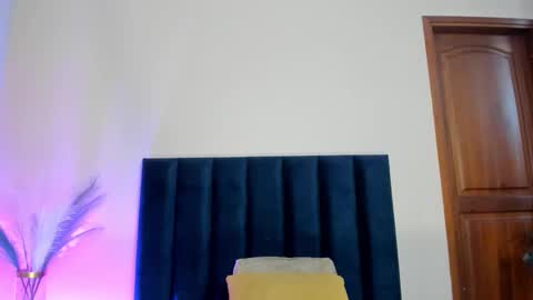 Andra Cyrus online show from 11.01.25