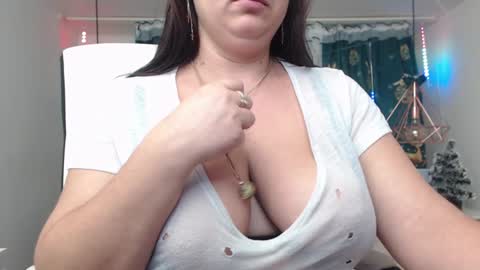 Snapshot of andrahart_ chatting on 01.06.25 AndraHart  online show from 01.06.25