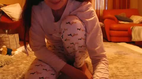 Snapshot of andrasweetie chatting on 06.22.26 Andra online show from 06.22.26