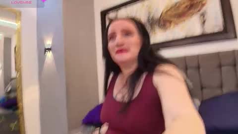 Snapshot of andre_cloefoxx_ chatting on 12.05.25 Cloe online show from 12.05.25