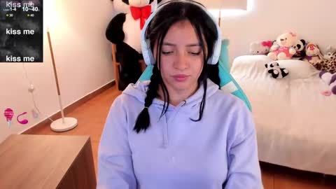 Snapshot of andrea_bonnie chatting on 02.17.25 andrea_bonnie online show from 02.17.25