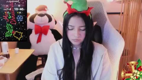 Snapshot of andrea_bonnie chatting on 12.04.25 andrea_bonnie online show from 12.04.25