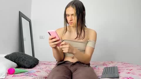 Snapshot of andrea_cherryy_ chatting on 09.29.25 Andrea Cherry online show from 09.29.25