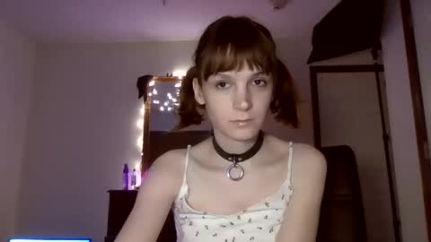 Snapshot of andrea_davenport chatting on 12.14.24 andrea online show from 12.14.24