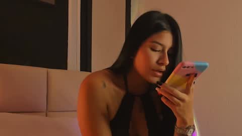 Snapshot of andrea_gomes_ chatting on 02.02.25 andrea online show from 02.02.25