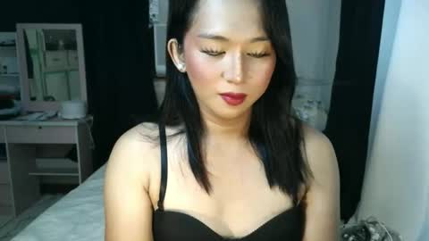 yanie online show from 11.18.25