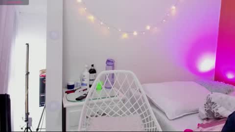  Andrea  online show from 10.29.25