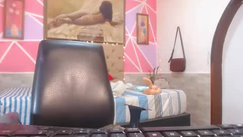 andrea ospina1 online show from 02.26.25