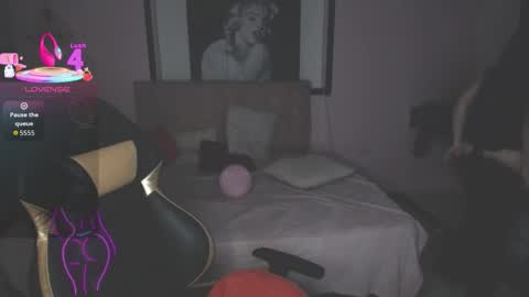 Andrea Ramos online show from 11.03.25