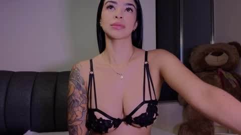 Snapshot of andrea_torres_ chatting on 05.05.26 online show from 05.05.26