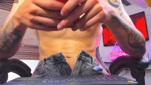 Snapshot of andrees_s chatting on 09.10.25 andrees_s online show from 09.10.25