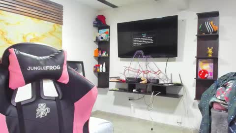 Snapshot of andrees_s chatting on 10.07.25 andrees_s online show from 10.07.25