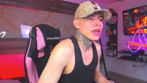 Snapshot of andrees_s chatting on 11.04.25 andrees_s online show from 11.04.25