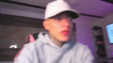 Snapshot of andrees_s chatting on 11.23.25 andrees_s online show from 11.23.25