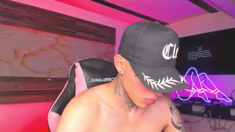 Snapshot of andrees_s chatting on 12.04.25 andrees_s online show from 12.04.25