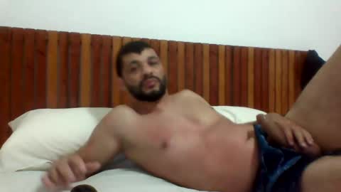 Snapshot of andreloko123 chatting on 02.18.25 andreloko123 online show from 02.18.25