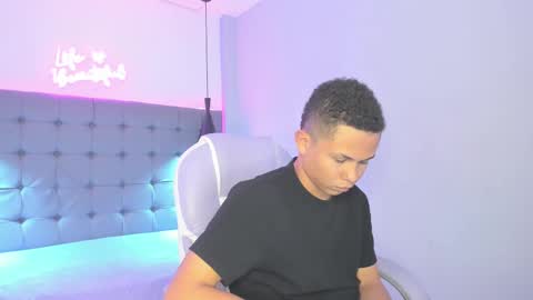 Snapshot of andres1_8 chatting on 11.21.25 IM ANDRES online show from 11.21.25