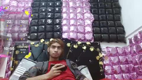 Snapshot of andresdark_07 chatting on 12.17.25 andresdark_07 online show from 12.17.25