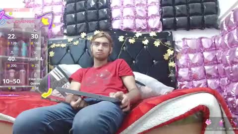 Snapshot of andresdark_07 chatting on 12.18.25 andresdark_07 online show from 12.18.25
