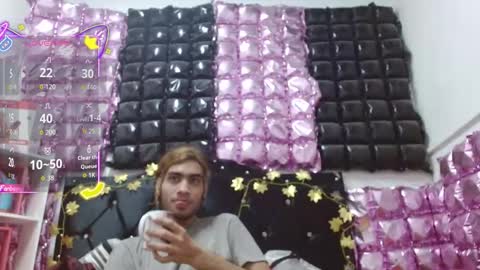 Snapshot of andresdark_07 chatting on 12.21.25 andresdark_07 online show from 12.21.25