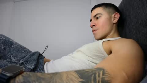 Snapshot of andresjuan92 chatting on 04.30.26 onlyfanscallmegotter online show from 04.30.26