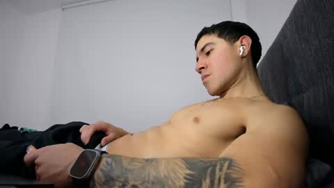 Snapshot of andresjuan92 chatting on 06.15.26 onlyfanscallmegotter online show from 06.15.26