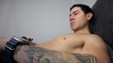 Snapshot of andresjuan92 chatting on 06.23.26 onlyfanscallmegotter online show from 06.23.26