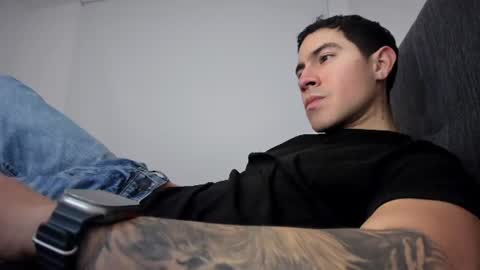 Snapshot of andresjuan92 chatting on 06.27.26 onlyfanscallmegotter online show from 06.27.26